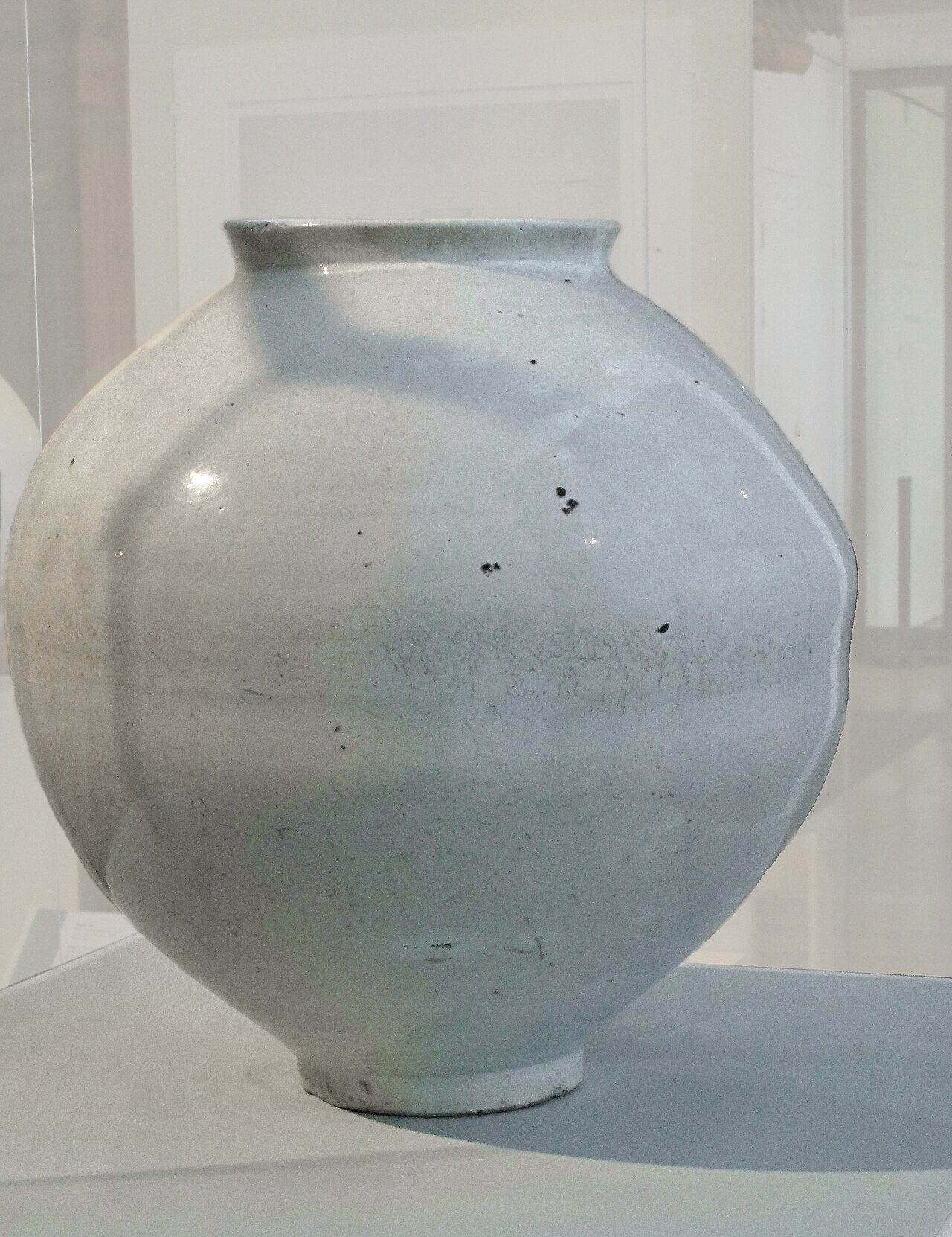 Korean moon jar, 18th century